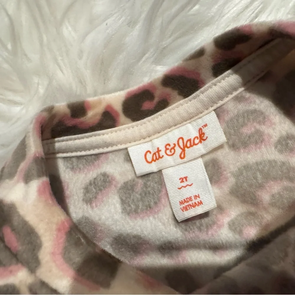 Cat‎ & Jack Girls 2T Leopard Velour Jogger Outfit Set